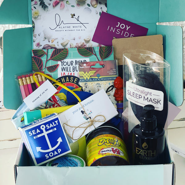 Buy Aesthetic Delight Gift Box Online – BoxUp Luxury Gifting