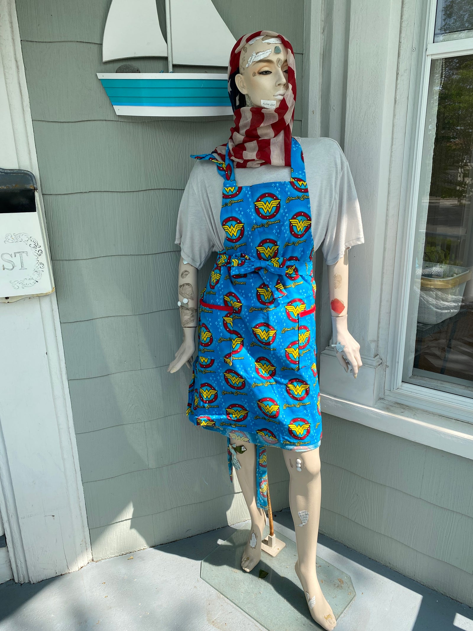 Wonder Woman™ Apron – Alayne White